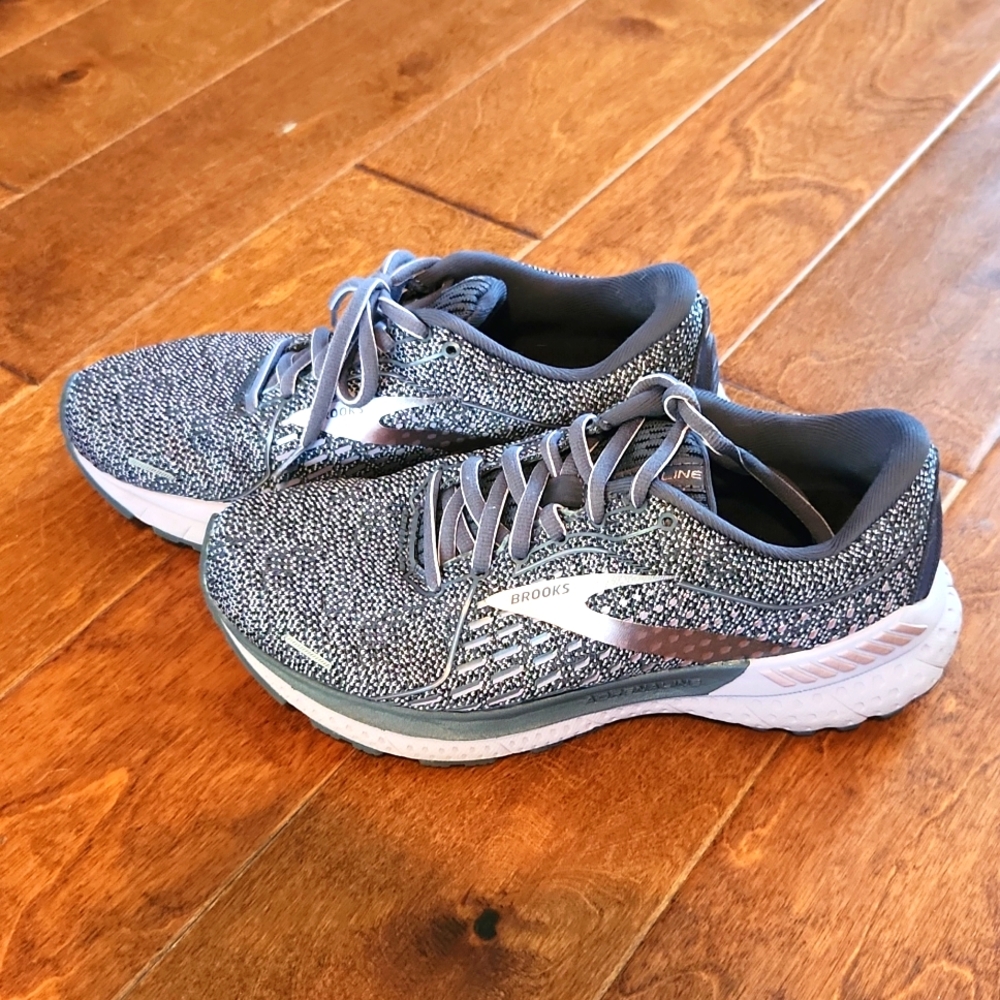 Brooks Adrenaline Running Shoes 7 Wide